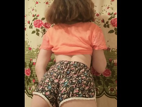 ❤️ سیکسی نوجوان بیب کیمرے پر اپنی شارٹس اتار رہی ہے۔ ہم پر ur.ladyxxxporno.ru